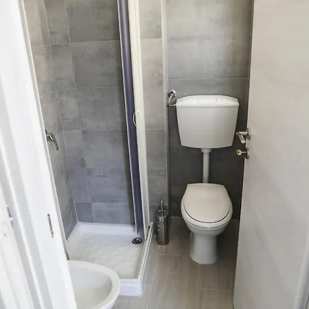 Vita Home 3* باري